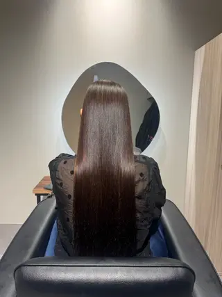 ロング NAVY 橋本心 縮毛矯正のヘアスタイル