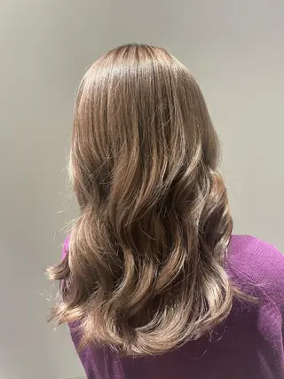 ロング カラー ウォーレントリコミ  ニューヨーク所属・西梅田直結🌹 若林梨音のヘアスタイル