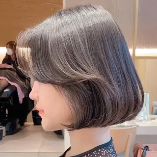 ショート 似合わせレイヤー/ 透明感カラーのヘアスタイル