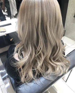 ロング カラー 女性リピ90%🍨 🩷佐藤みずきのヘアスタイル