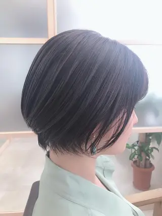 ショート 透明感カラー 山中のヘアスタイル