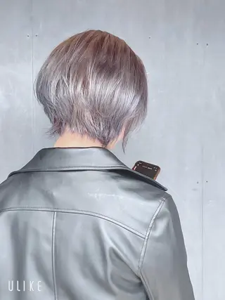 ショート カラー 佐々木 麻純のヘアスタイル