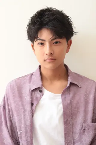 メンズ メンズ ヘアメイク  ハイトーン キャロのヘアスタイル