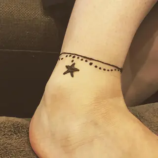 美尽  BIZIN所属・久々 もえみのネイルデザイン