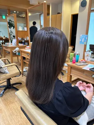セミロング カラー 山口 恋のヘアスタイル