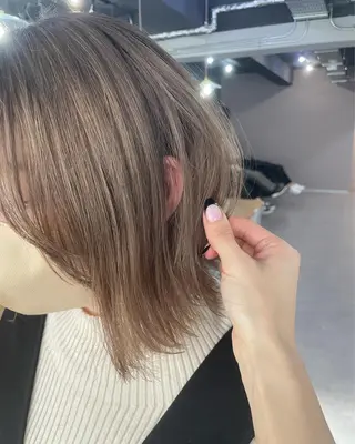 ミディアム カラー ミルクティーベージュ ❤︎レイヤー　MIAのヘアスタイル