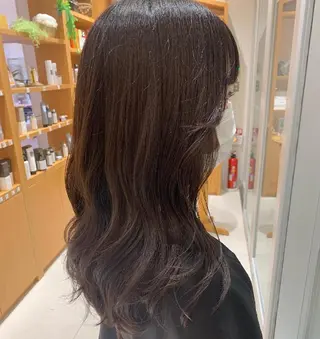セミロング 中島 愛のヘアスタイル
