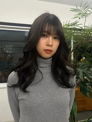 カラー bebeko kaedeのヘアスタイル