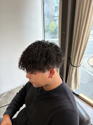 パーマ メンズ RONND   Weg所属・海瑠万／メンズパーマ ／ブリーチ／フェードのヘアスタイル