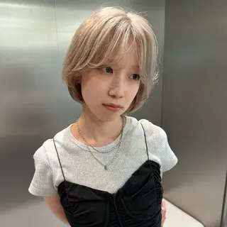 ショート カラー 🤍Suzuka🤍 ハイトーン/ブリーチのヘアスタイル