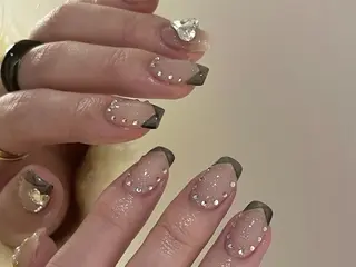 ネイル Rainrain💧 パーツ豊富、やり放題のネイルデザイン