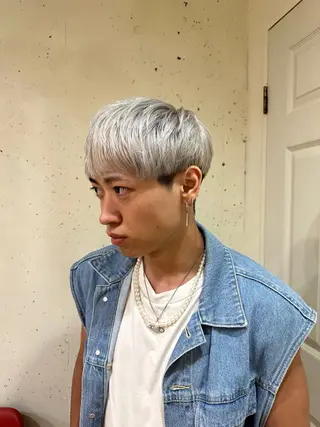 カラー 🐈ブリーチ/ベージ ュ/ボブmiyu🐈のヘアスタイル