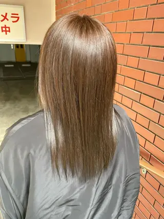 セミロング 西 めぐみのヘアスタイル