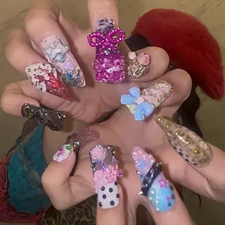 ネイル Mariris所属・ᗷᗩᑎSᗩ ᑎᗩIᒪ ՏᗩᒪOᑎのネイルデザイン