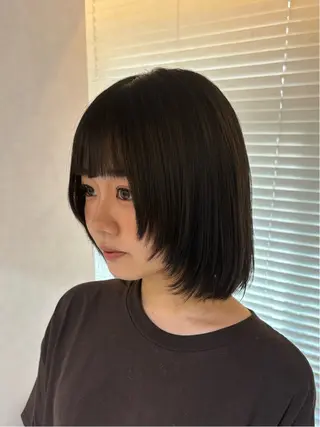 ミディアム Iris by artina 武蔵小杉店【イリス バイ アルティナ】所属・🎼レイヤー/顔周り カット/nene♬のヘアスタイル