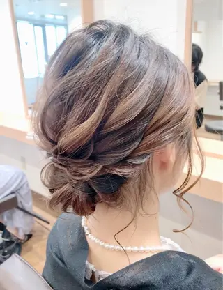 ミディアム ヘアアレンジ GRANLUSSO 〜グランルッソ駅前店所属・木口 嘉美のヘアスタイル
