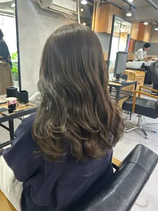 セミロング カラー 🌈透明感カラー 韓国 ミライ🇰🇷のヘアスタイル