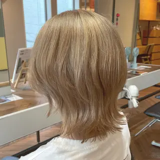 ショート 切りっぱなしボブイヤ リングカラー清水隆央のヘアスタイル