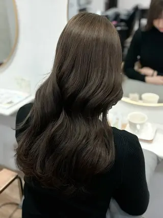 ロング eto所属・akira𝜗𝜚 ꙳.*‬透明感カラーのヘアスタイル