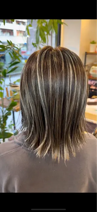 ショート カラー Cure2所属・🌈白いハイライト 🌈 🐶ノザワ🐶のヘアスタイル