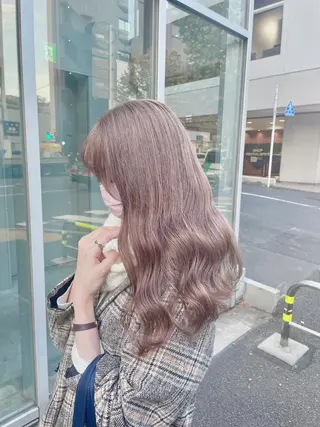 カラー ミルクティーカラー イイサカシュンスケのヘアスタイル