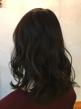 セミロング カラー 松田 由紀子のヘアスタイル