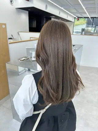 セミロング risa | 透明感 カラー|ベージュのヘアスタイル