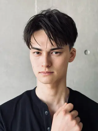 メンズ メンズ専門/センター パート/根本 彩永のヘアスタイル