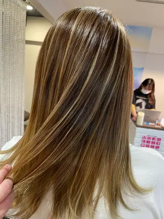 ミディアム カラー レイヤーカット匠 イソザキノリユキのヘアスタイル