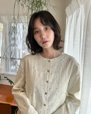 ミディアム カラー 阪本 桃のヘアスタイル