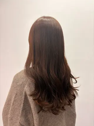 カラー ミディアムレイヤー/ 艶カラーNorikaのヘアスタイル