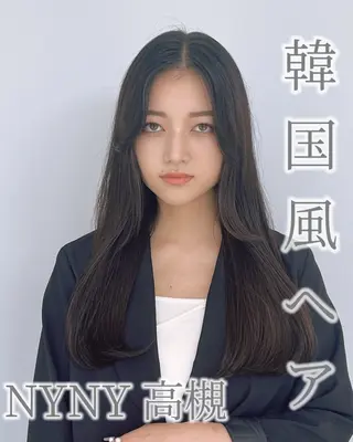 セミロング 顔周りレイヤーカット 透明感カラー達冨のヘアスタイル