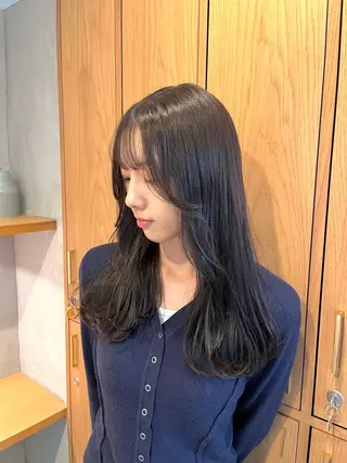 セミロング カラー 伊藤ゆかり/髪質改善 /透明感カラーのヘアスタイル