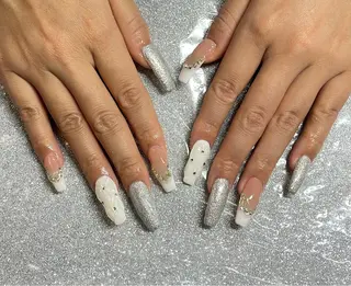 ネイル VIERU 🌈🎀💖のネイルデザイン