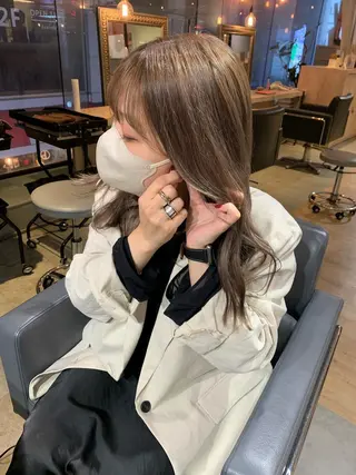 セミロング カラー 美髪・シールエクステ ホソタニリョウコのヘアスタイル