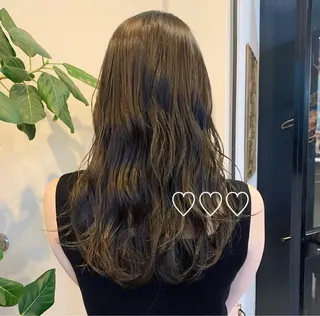 ロング カラー うえの ももねのヘアスタイル