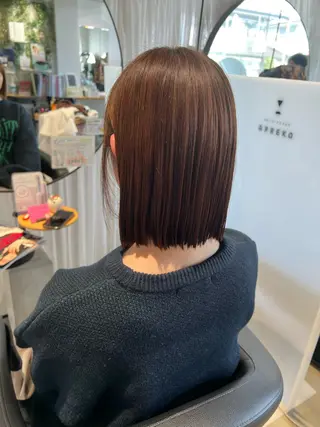 ショート カラー APREKO SAYAKAのヘアスタイル