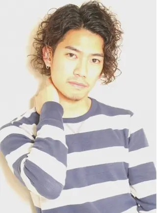 ミディアム パーマ メンズ SHIFT  渡辺通店所属・タカクラ カズキのヘアスタイル