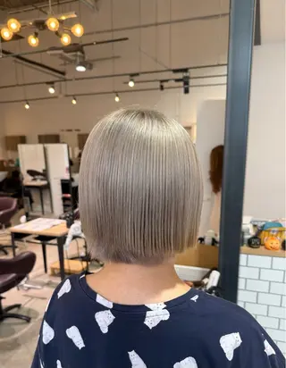 ショート カラー 片山 実莉のヘアスタイル