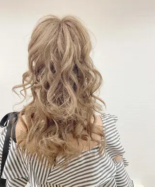 ヘアアレンジ GRANLUSSO 〜グランルッソ駅前店所属・木口 嘉美のヘアスタイル