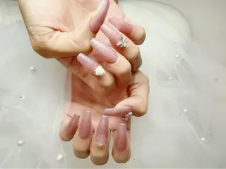 ネイル Fairyフェアリーネイルサロン所属・シズ セキのネイルデザイン