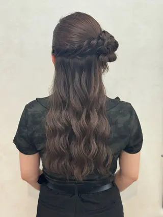 ヘアアレンジ ショーヤ/ブリーチ /バレイヤージュのヘアスタイル