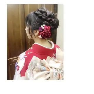 ヘアアレンジ GRANLUSSO 〜グランルッソ駅前店所属・木口 嘉美のヘアスタイル