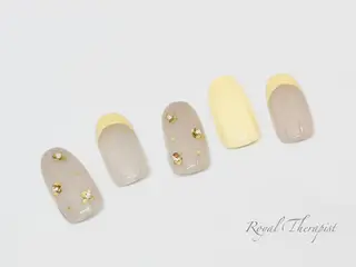 ネイル 【山岡】 ロイヤル•セラピストのネイルデザイン