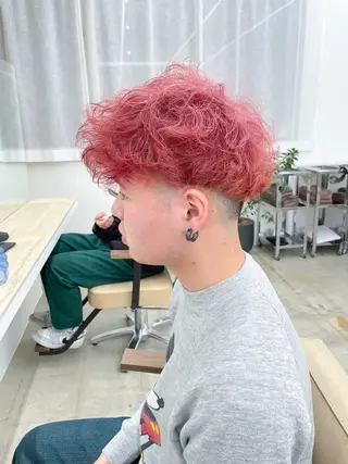 ショート カラー メンズ ハイトーン/レイヤー /ケアブリーチ石川治のヘアスタイル