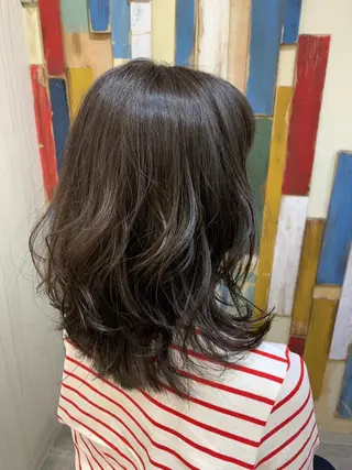 カラー 嶋村夏実🌼レイヤー 🌸白髪ぼかしのヘアスタイル