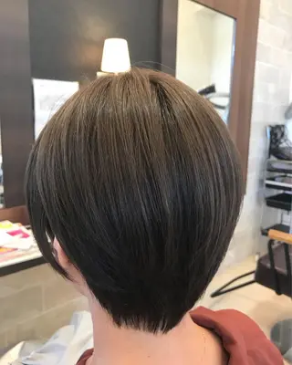 ショート カラー 柿沼  洸太のヘアスタイル