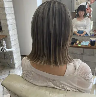 ミディアム カラー パーマ ヘアアレンジ メンズ キッズ ネイル マツエク・マツパ ハイライト、レイヤー カット/西梅田/中西のヘアスタイル