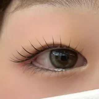 マツエク・マツパ 伊藤 茉椰のヘアスタイル