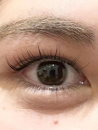 マツエク・マツパ Cure所属・三澤 朱里の眉毛・アイブロウイメージ